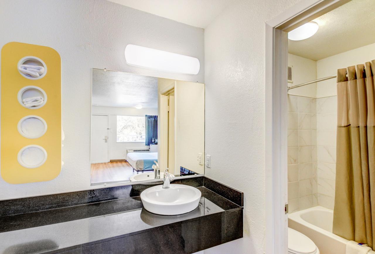 Motel 6 Waco - Lacy Lakeview Bellmead エクステリア 写真